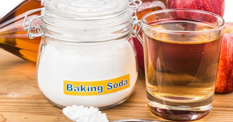 Thông Bồn Cầu Nghẹt: 15+ Cách Xử Lý Nhanh, Hiệu Quả 100% Tại Nhà (Cập nhật 2026) 4 Sử dụng hỗn hợp Baking Soda, Giấm trắng và Nước nóng